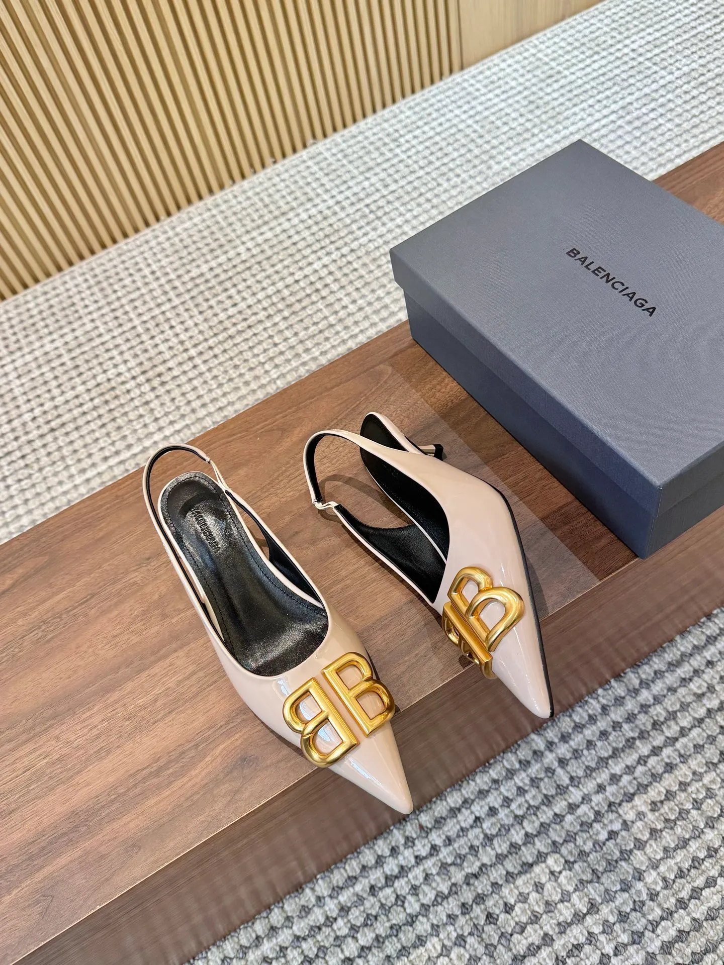 👟👟Ex-factory price 420👟👟 Genuine leather sole +30 BALENCIAGA 25th spring and summer new products Code number: 35-42